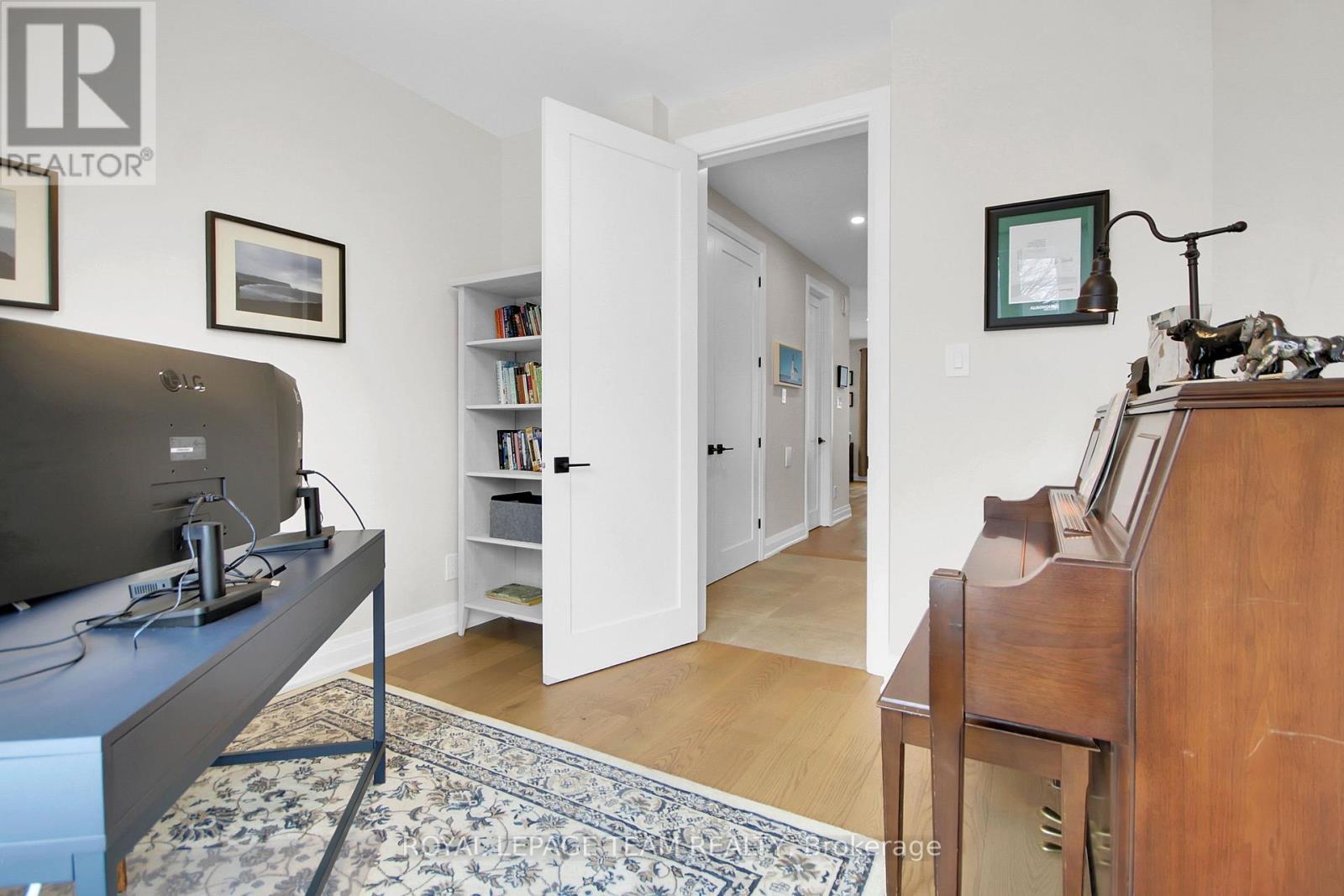 62 Rossland Avenue, Ottawa, Ontario  K2G 2K6 - Photo 5 - X12949082