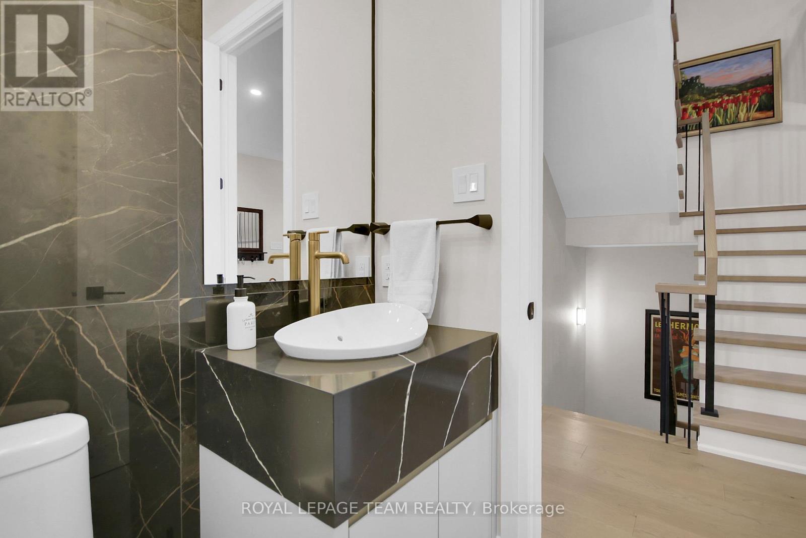 62 Rossland Avenue, Ottawa, Ontario  K2G 2K6 - Photo 7 - X12949082