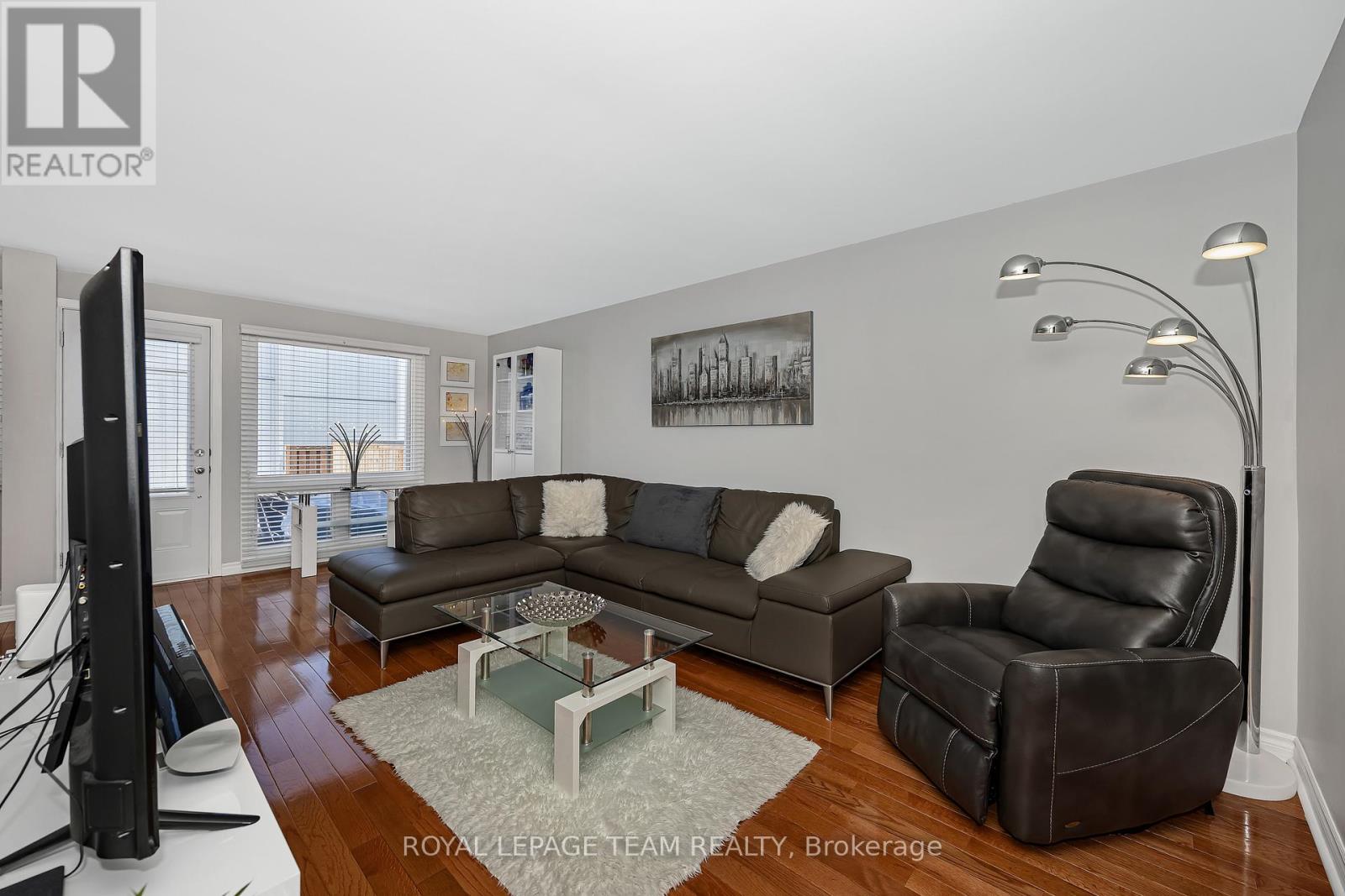 C - 18 Benlea Drive, Ottawa, Ontario  K2G 4A8 - Photo 4 - X12949098