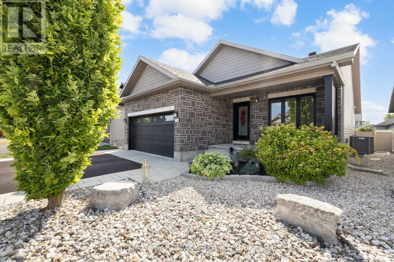 216 Mckenny Street, Mississippi Mills, Ontario  K0A 1A0 - Photo 2 - X12949114