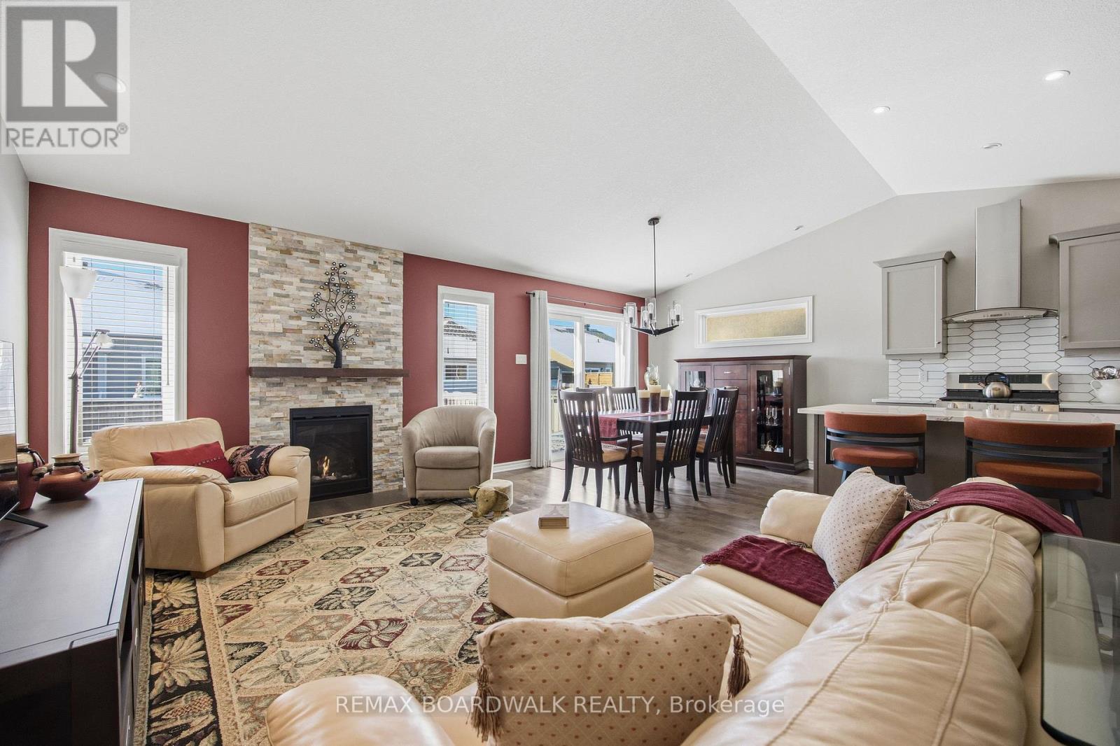 216 Mckenny Street, Mississippi Mills, Ontario  K0A 1A0 - Photo 8 - X12949114