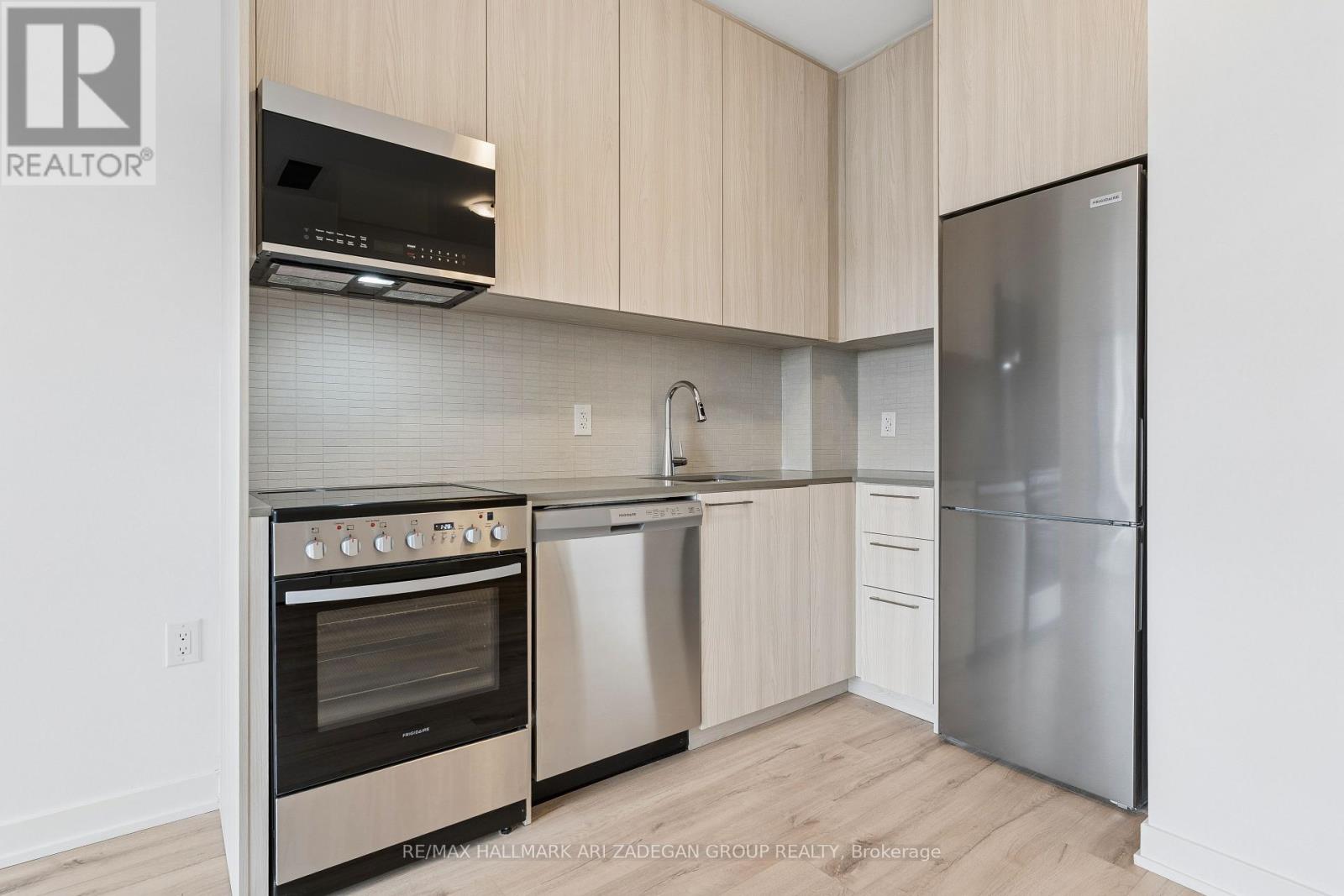 820 - 7437 Kingston Road, Toronto, Ontario  M1B 0E9 - Photo 3 - E12949072