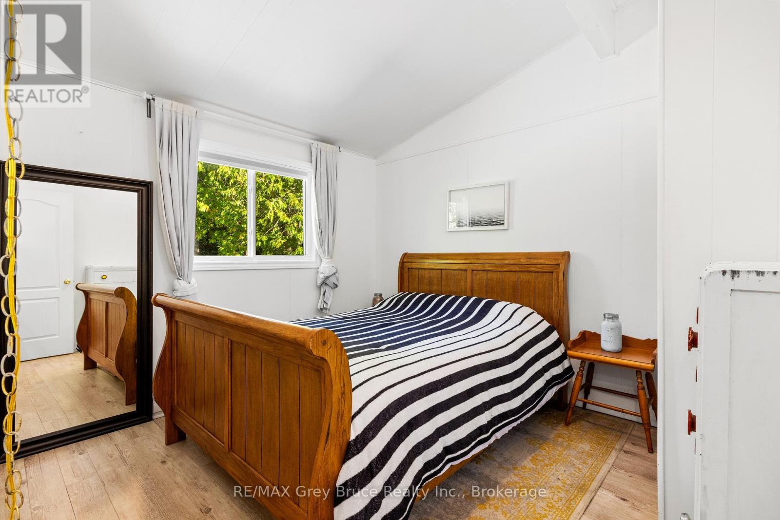 529 Lindsay Road 30, Northern Bruce Peninsula, Ontario  N0H 1Z0 - Photo 18 - X12949056