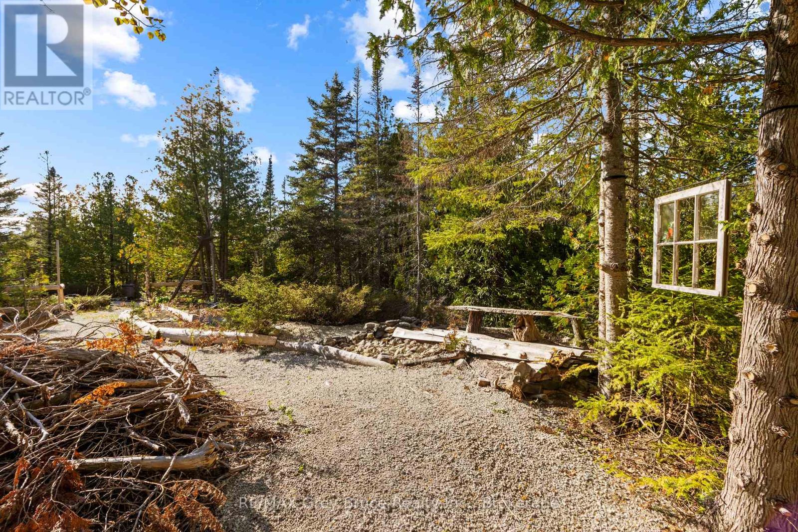 529 Lindsay Road 30, Northern Bruce Peninsula, Ontario  N0H 1Z0 - Photo 40 - X12949056