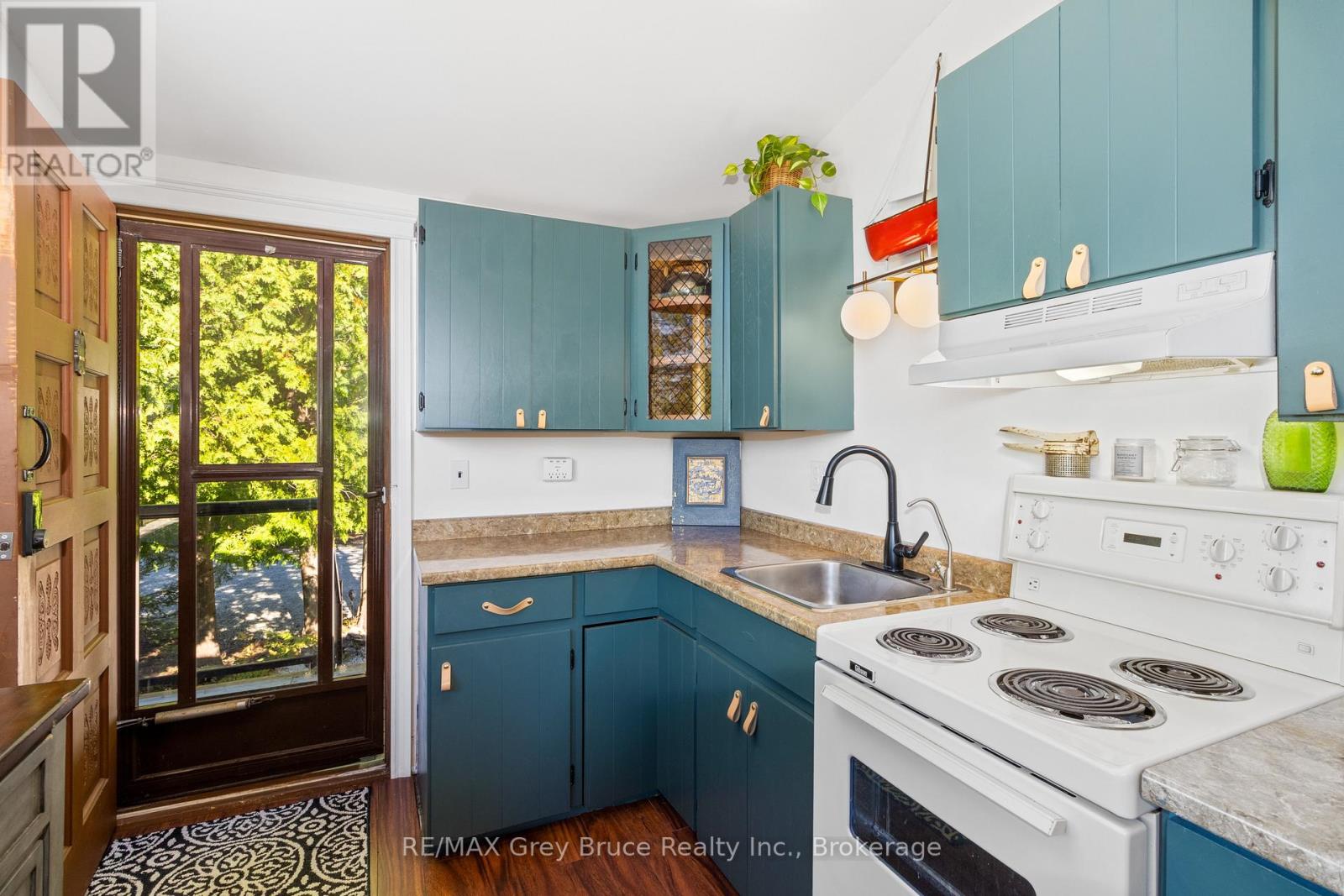 529 Lindsay Road 30, Northern Bruce Peninsula, Ontario  N0H 1Z0 - Photo 8 - X12949056