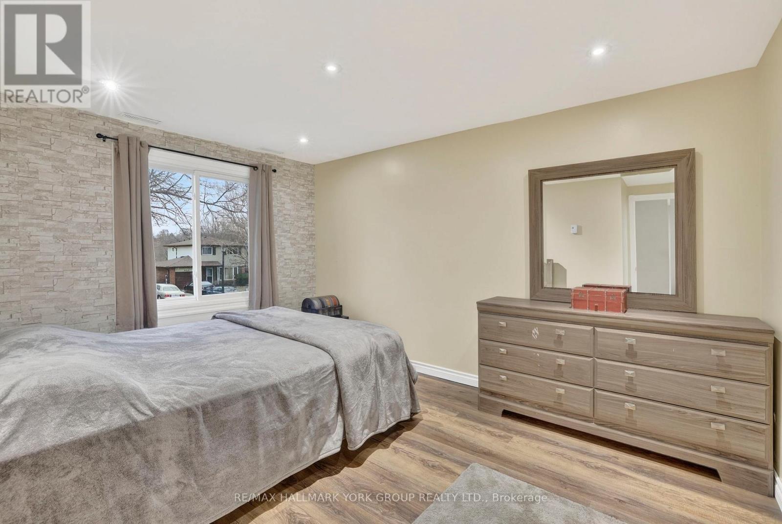 459 Sandford Street, Newmarket, Ontario  L3Y 4S8 - Photo 23 - N12949088