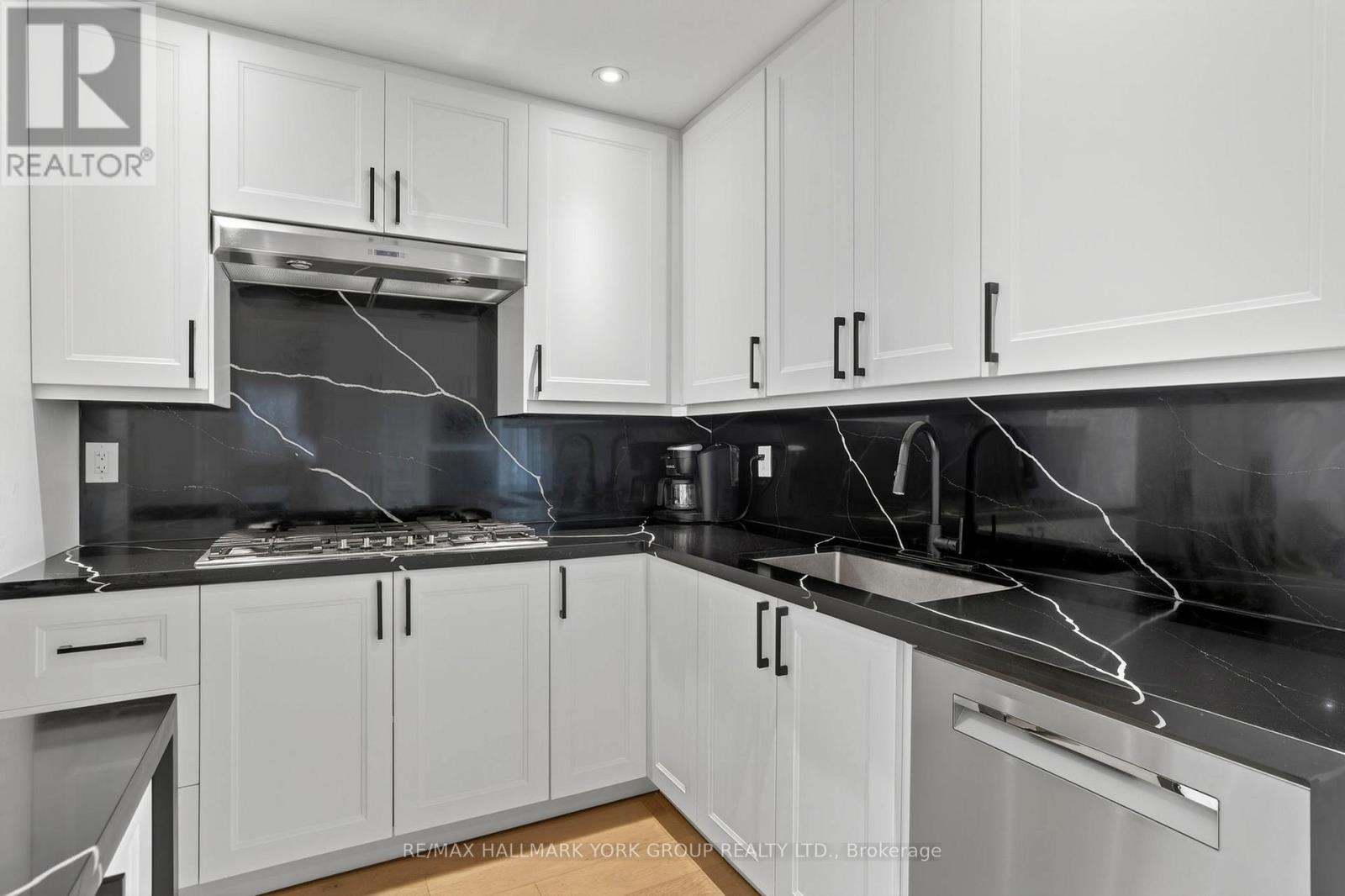 459 Sandford Street, Newmarket, Ontario  L3Y 4S8 - Photo 7 - N12949088