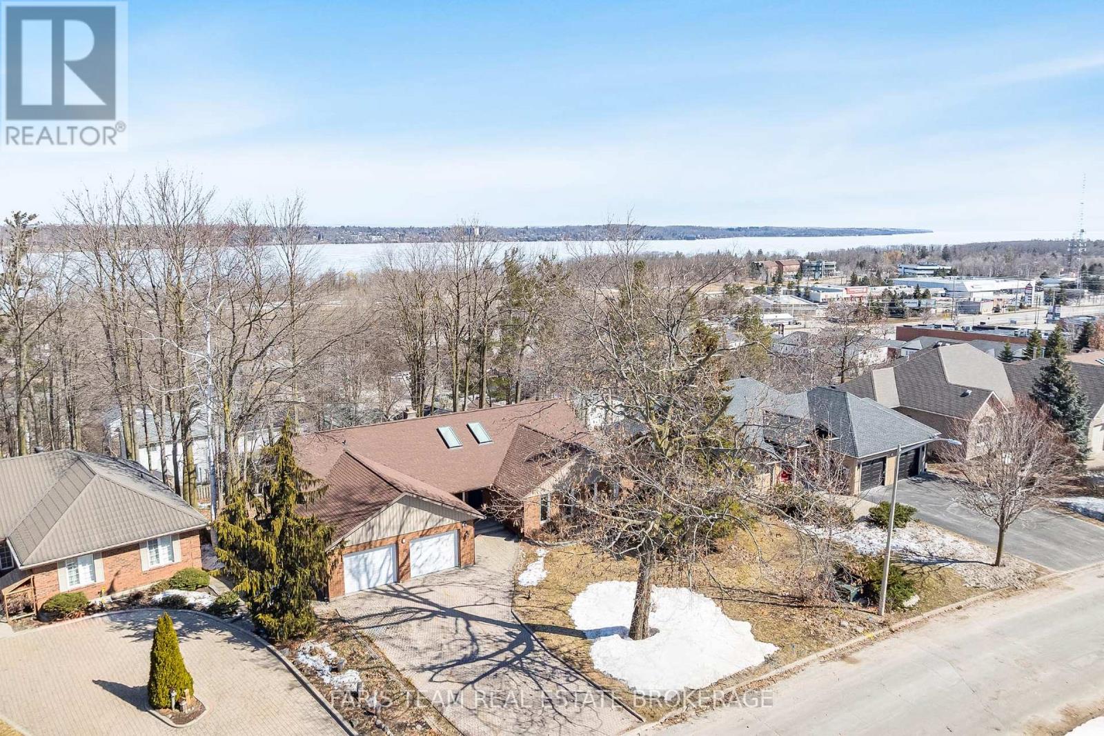 62 Woodcrest Road, Barrie, Ontario  L4N 2V5 - Photo 2 - S12949084