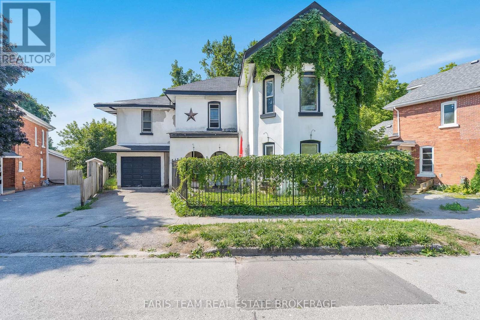 195 Nottawasaga Street, Orillia, Ontario  L3V 3K2 - Photo 2 - S12949102