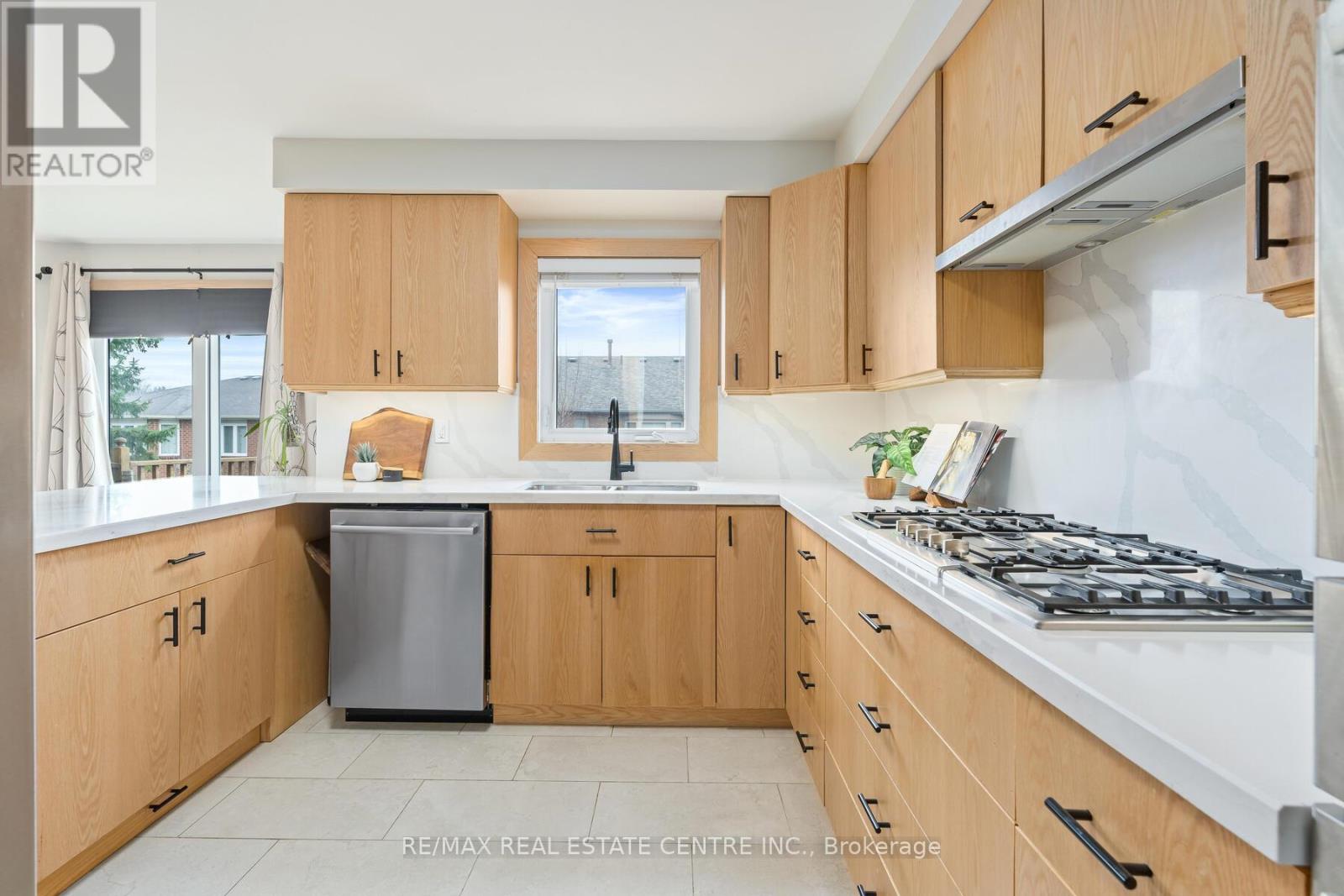 1169 Ewing Crescent, Mississauga, Ontario  L5V 1C1 - Photo 14 - W12949064