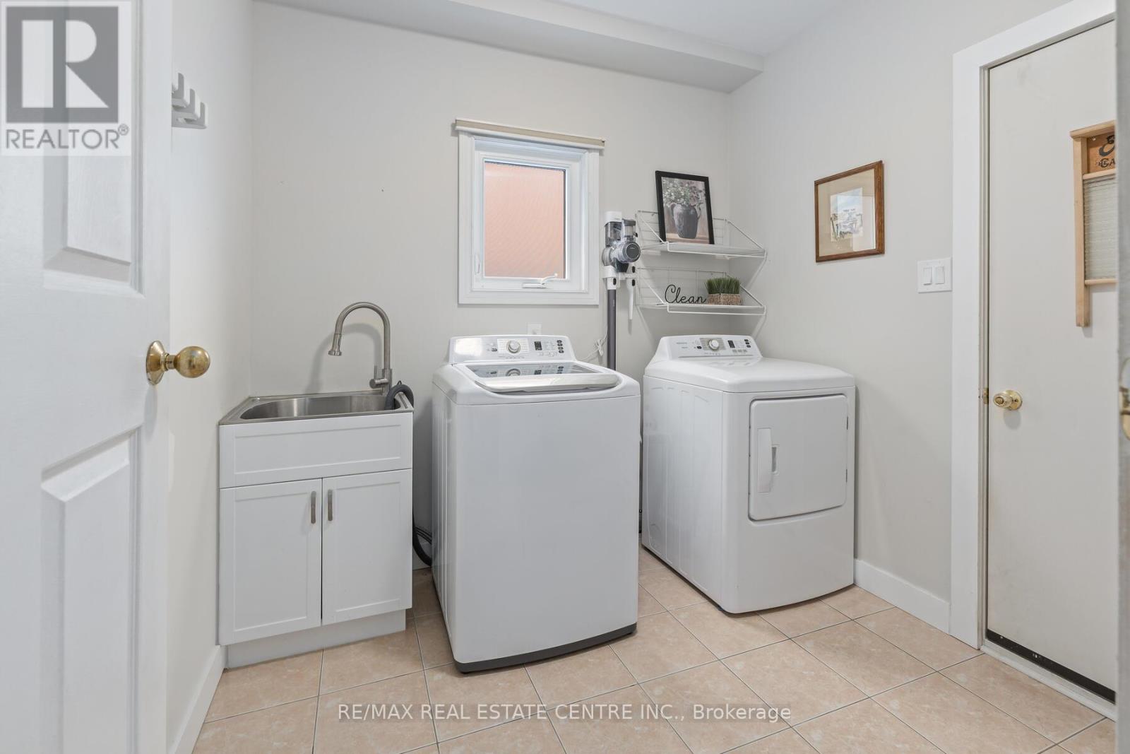 1169 Ewing Crescent, Mississauga, Ontario  L5V 1C1 - Photo 17 - W12949064