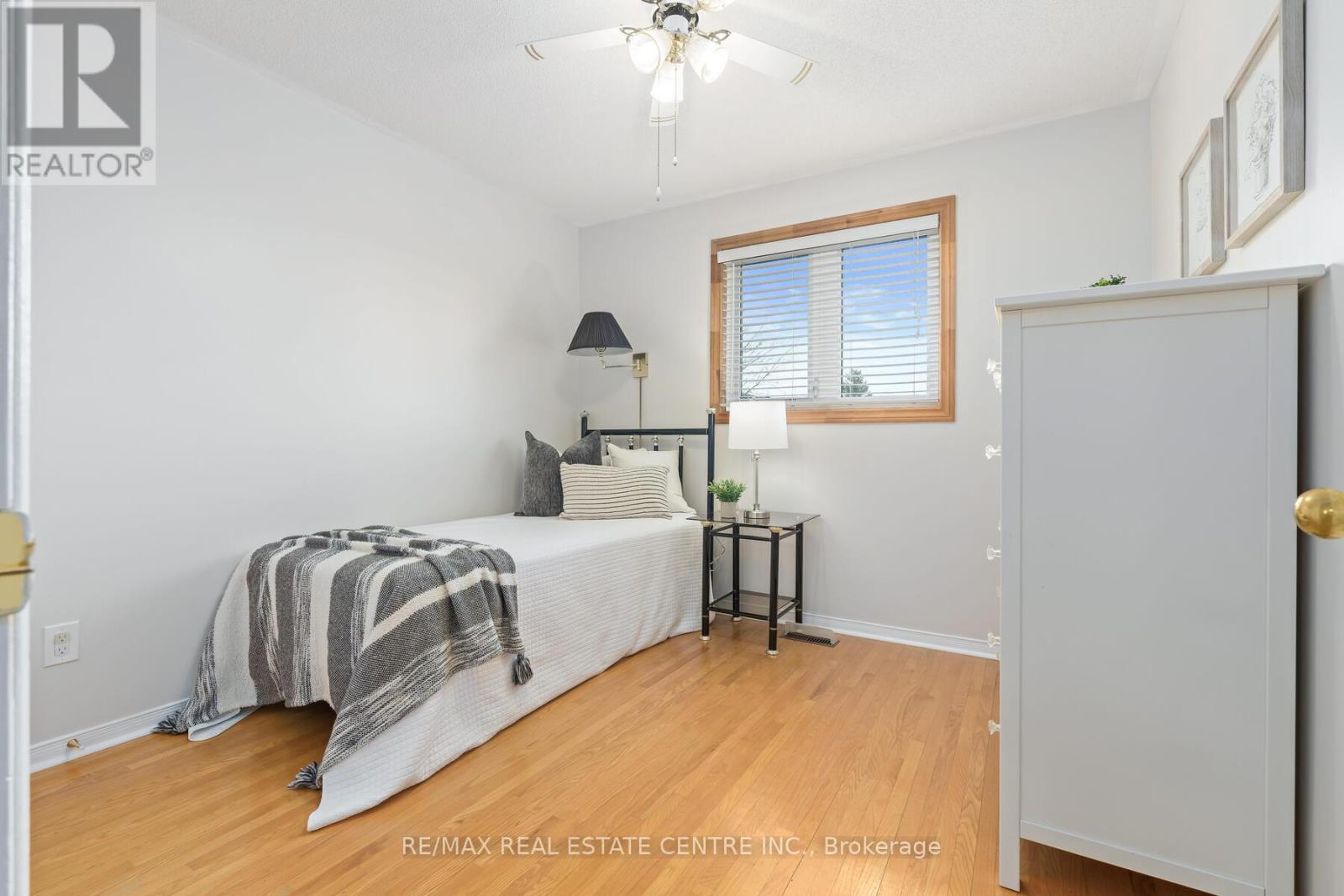 1169 Ewing Crescent, Mississauga, Ontario  L5V 1C1 - Photo 25 - W12949064