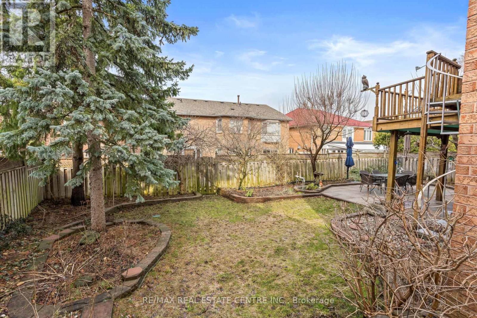 1169 Ewing Crescent, Mississauga, Ontario  L5V 1C1 - Photo 35 - W12949064