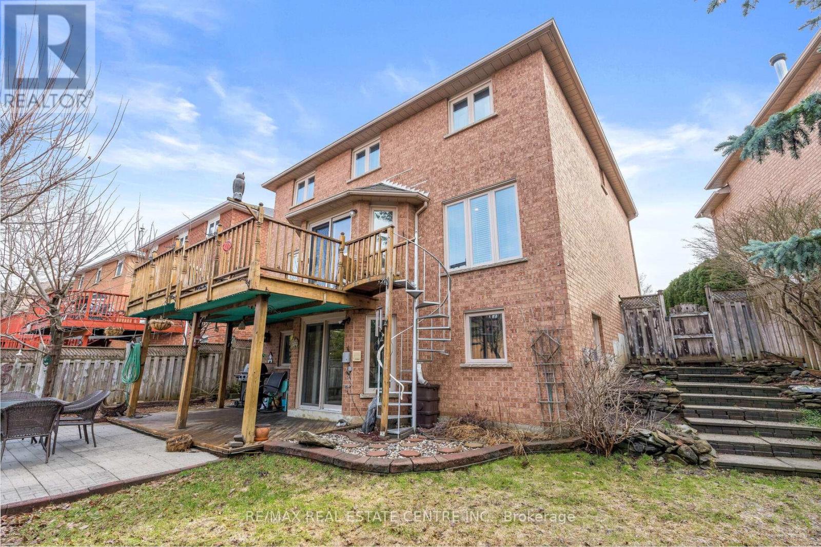 1169 Ewing Crescent, Mississauga, Ontario  L5V 1C1 - Photo 39 - W12949064