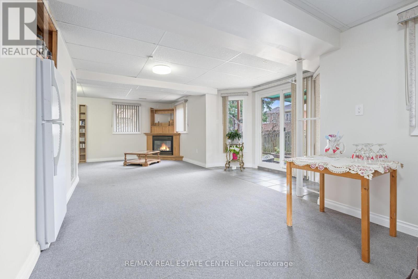 1169 Ewing Crescent, Mississauga, Ontario  L5V 1C1 - Photo 5 - W12949064