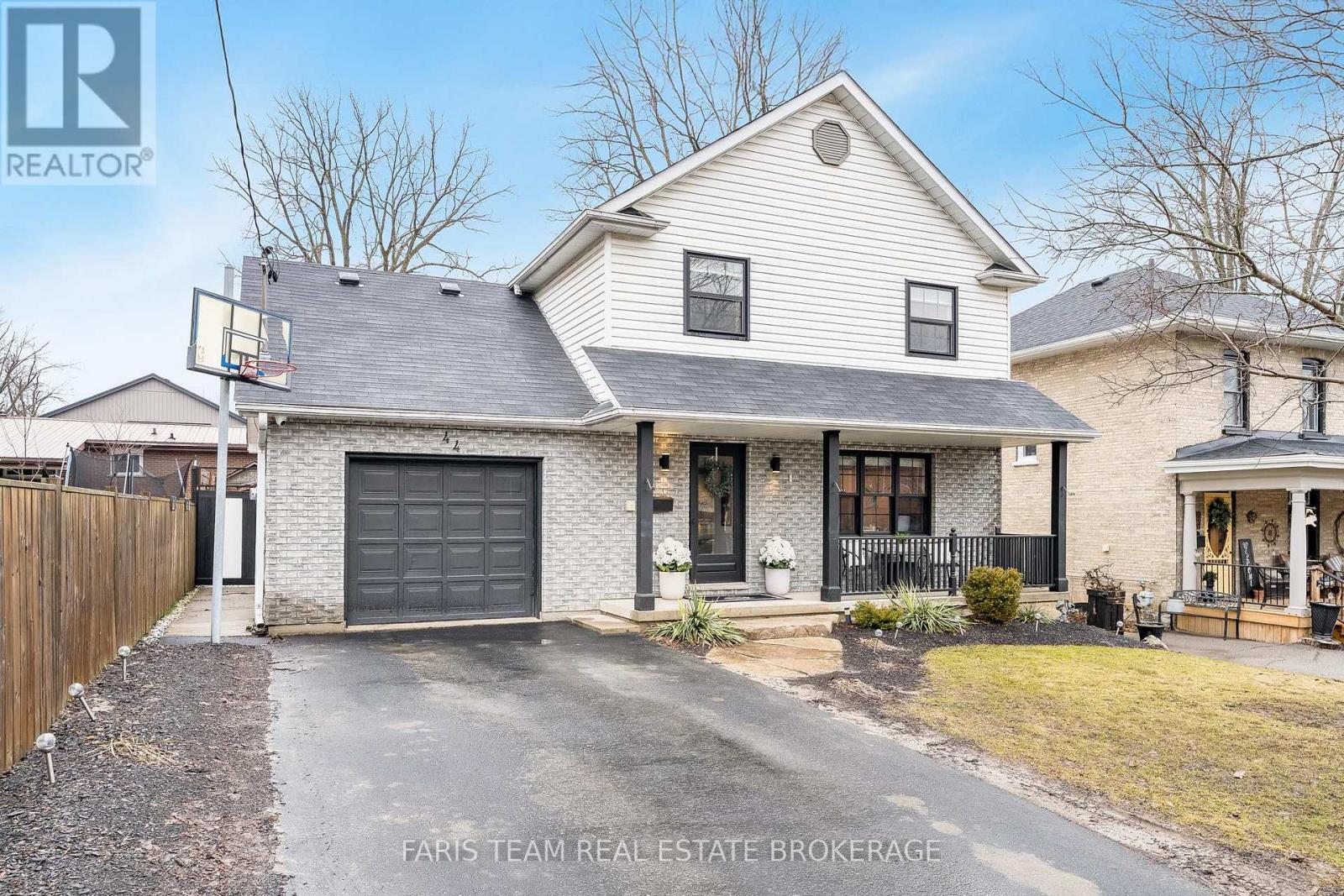 44 REGENT STREET, Kawartha Lakes, Ontario