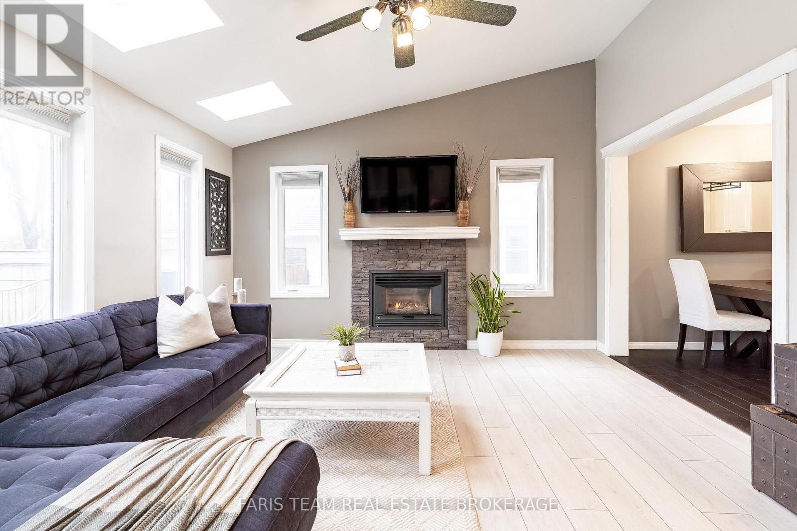 44 Regent Street, Kawartha Lakes, Ontario  K9V 3V2 - Photo 13 - X12949078