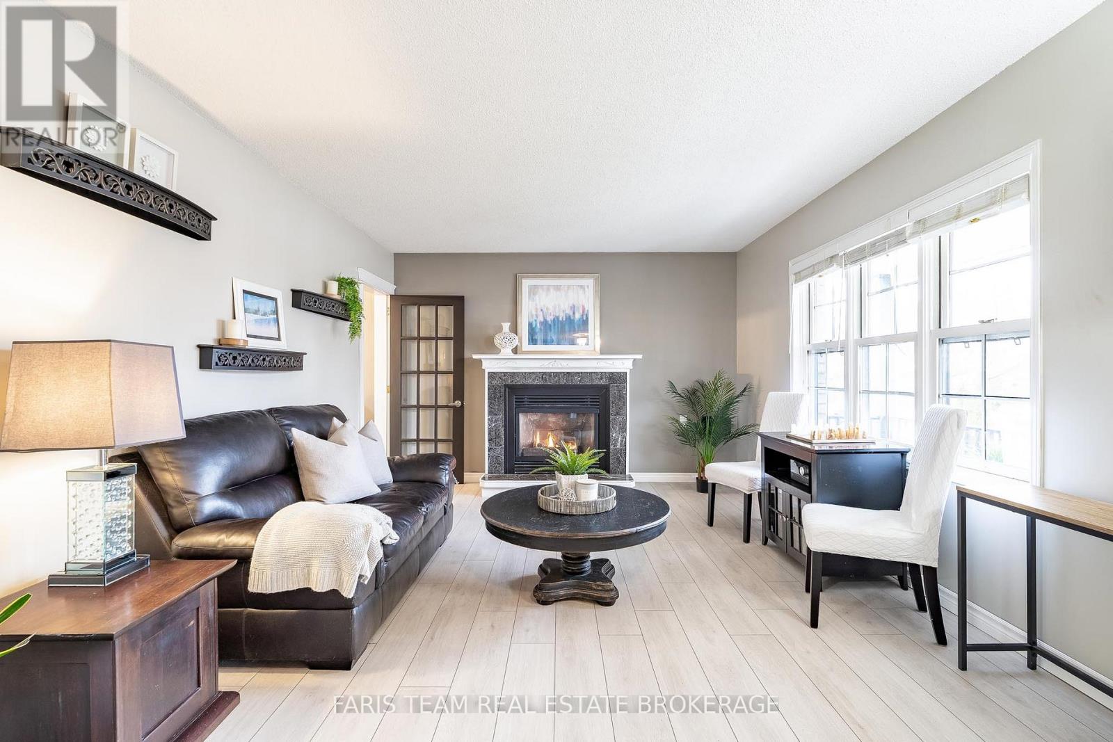 44 Regent Street, Kawartha Lakes, Ontario  K9V 3V2 - Photo 15 - X12949078