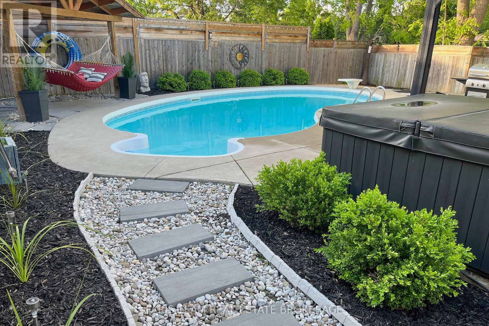 44 Regent Street, Kawartha Lakes, Ontario  K9V 3V2 - Photo 47 - X12949078