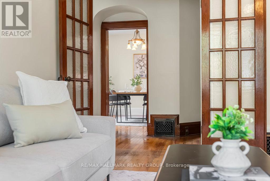 386-388 First Avenue, Ottawa, Ontario  K1S 2H1 - Photo 4 - X12816362