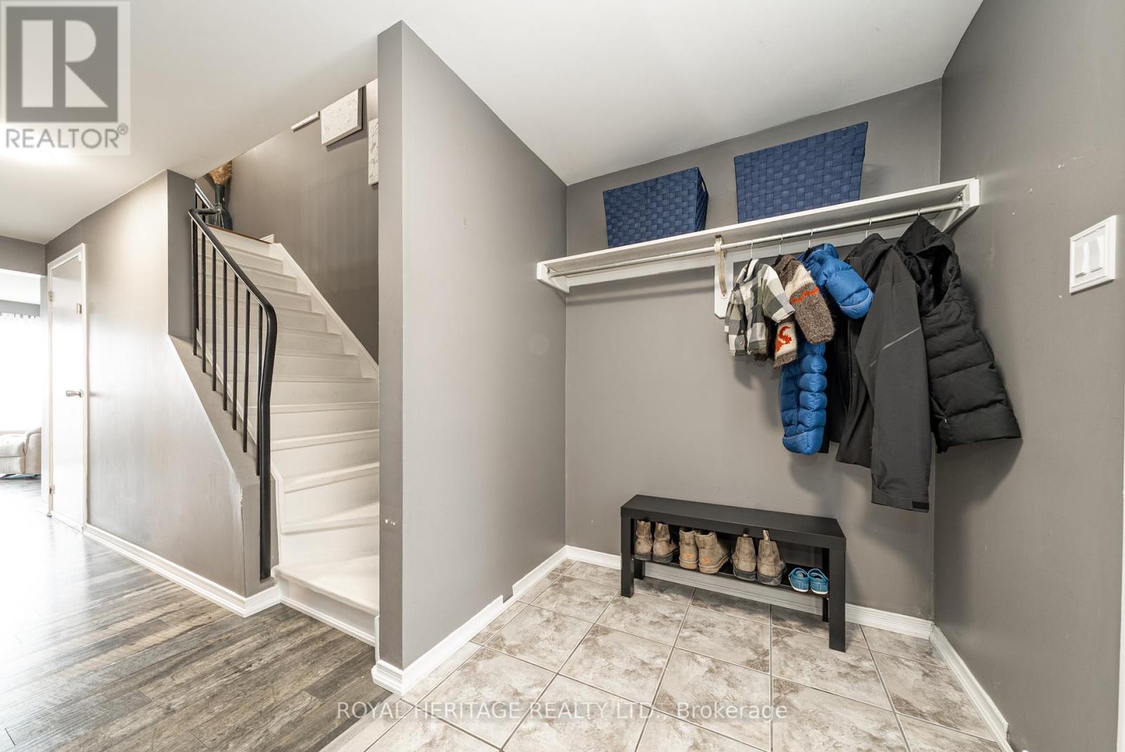 49 Browning Trail, Barrie, Ontario  L4N 5A5 - Photo 3 - S12949122