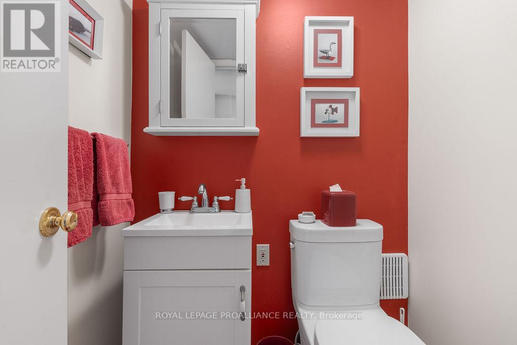 38 Greenfield Park, Belleville, Ontario  K0K 1V0 - Photo 27 - X12949144