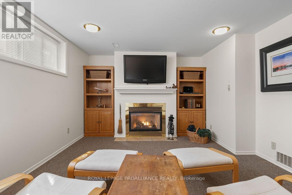 38 Greenfield Park, Belleville, Ontario  K0K 1V0 - Photo 29 - X12949144