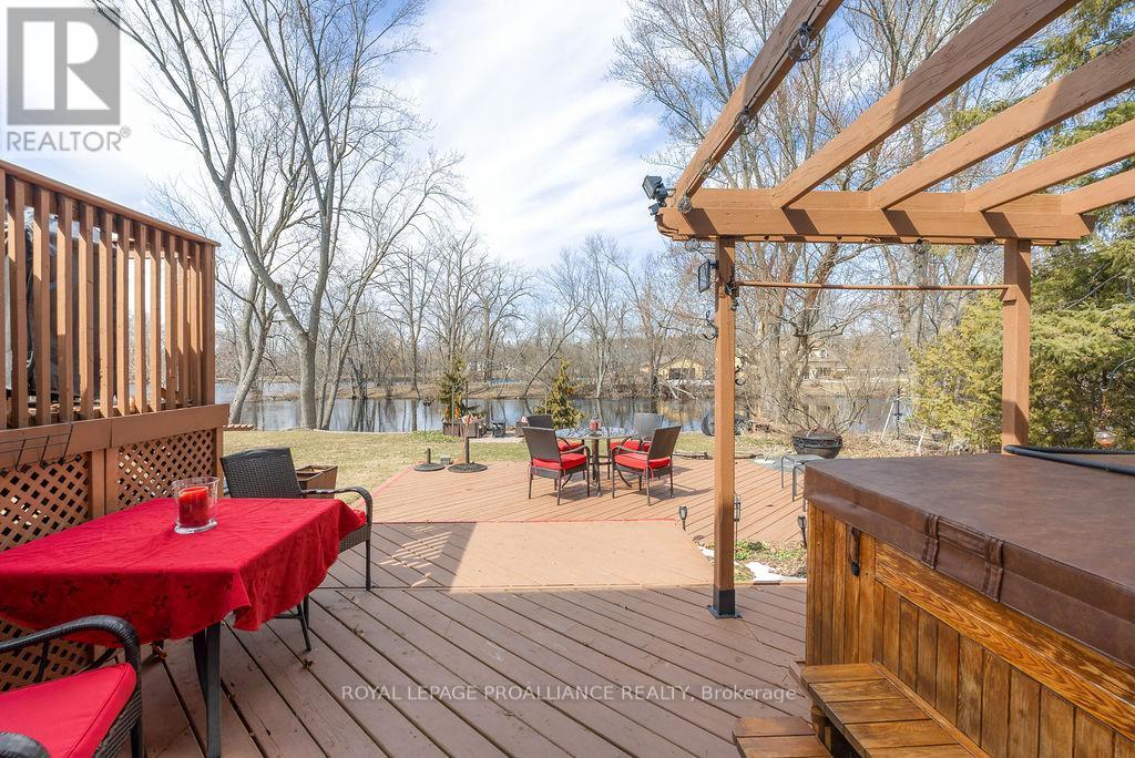 38 Greenfield Park, Belleville, Ontario  K0K 1V0 - Photo 39 - X12949144