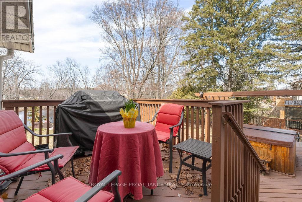 38 Greenfield Park, Belleville, Ontario  K0K 1V0 - Photo 40 - X12949144