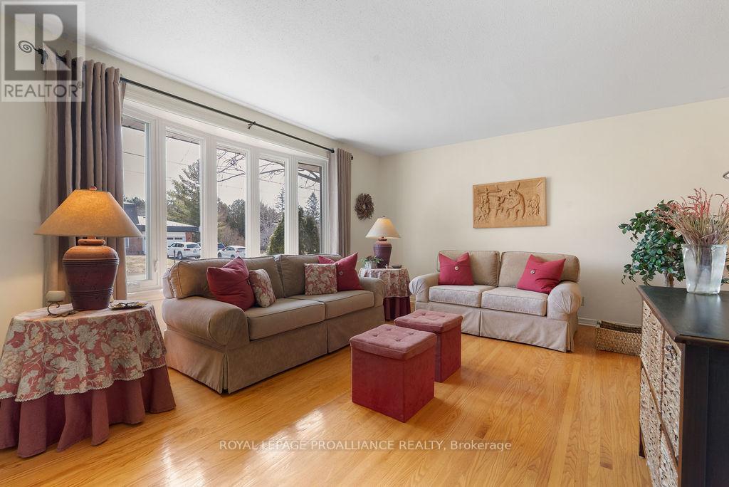 38 Greenfield Park, Belleville, Ontario  K0K 1V0 - Photo 7 - X12949144