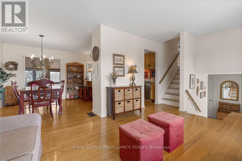 38 Greenfield Park, Belleville, Ontario  K0K 1V0 - Photo 9 - X12949144