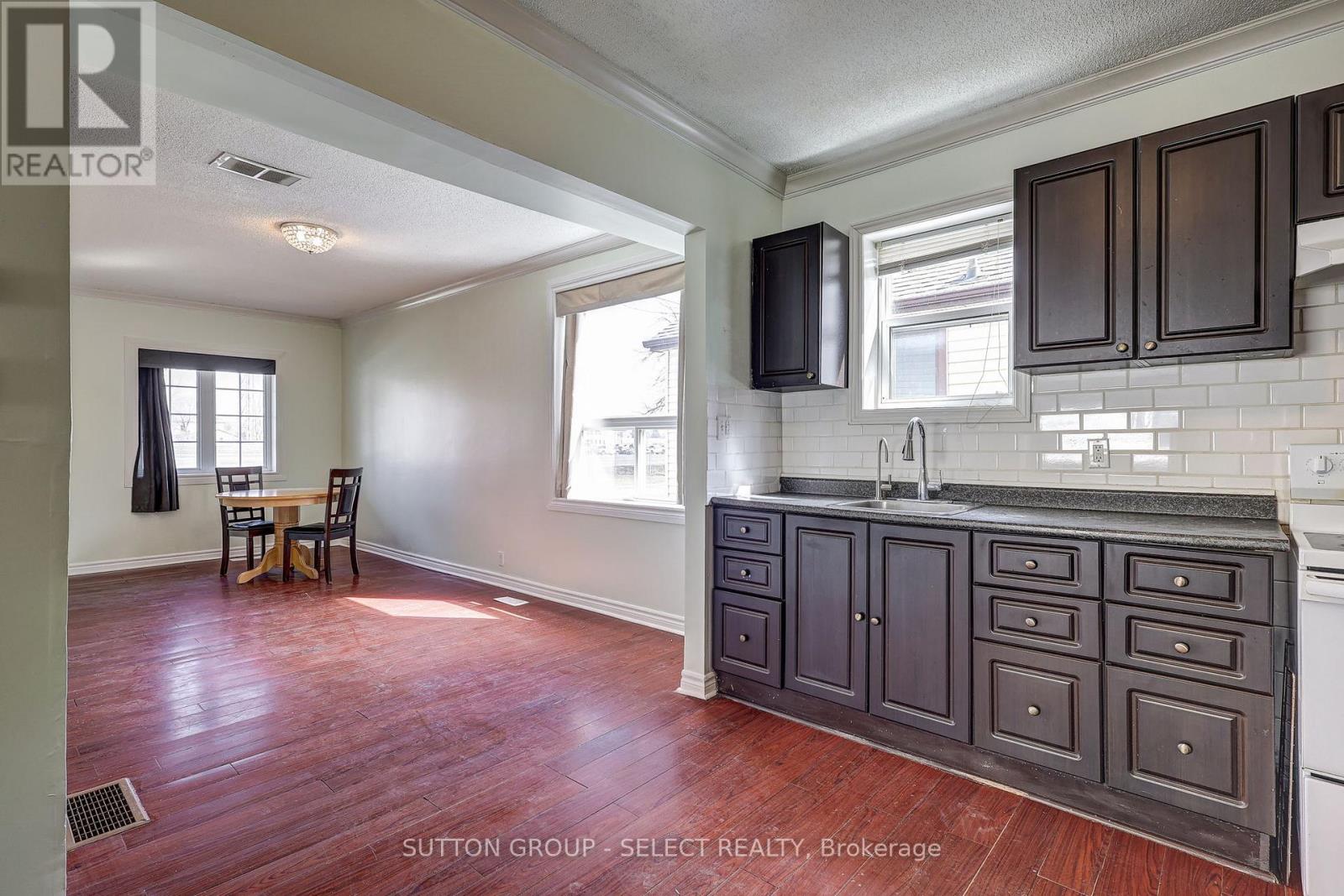 471 Burbrook Place, London East, Ontario  N5W 4B5 - Photo 10 - X12949124