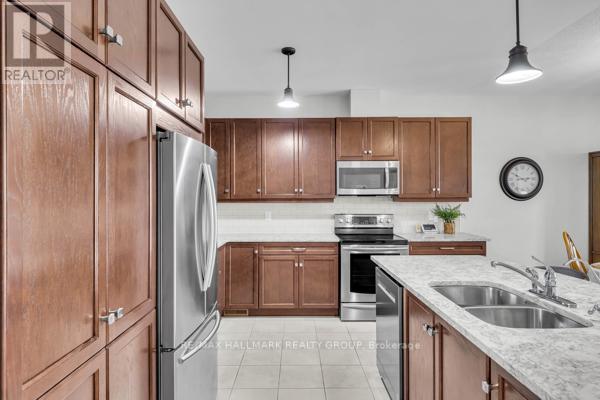 108 Blackhorse Drive, North Grenville, Ontario  K0G 1J0 - Photo 10 - X12949154