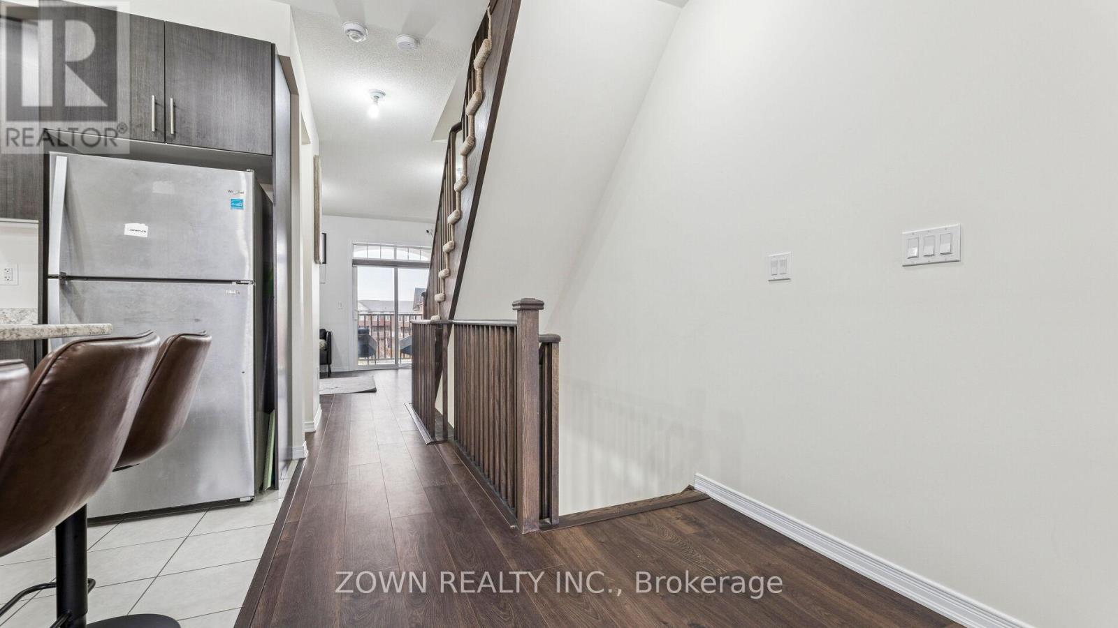 31 Healthcote Lane, Ajax, Ontario  L1Z 1V0 - Photo 8 - E12949180