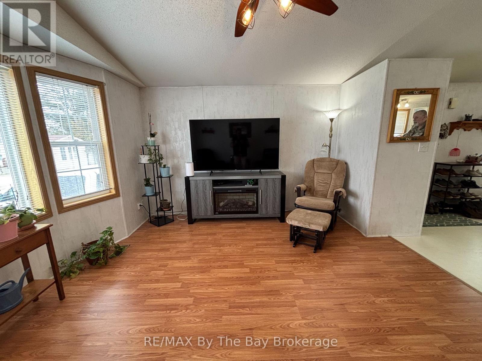 4117 Elaine Street, Severn, Ontario  L3V 6H4 - Photo 10 - S12949136