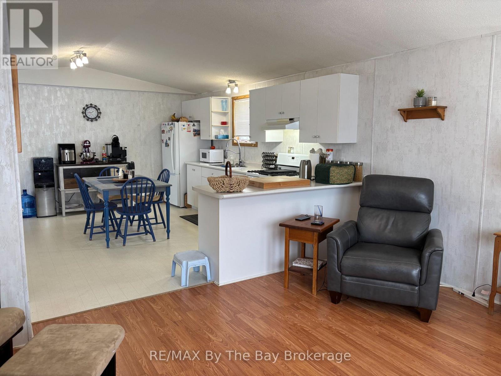 4117 Elaine Street, Severn, Ontario  L3V 6H4 - Photo 8 - S12949136