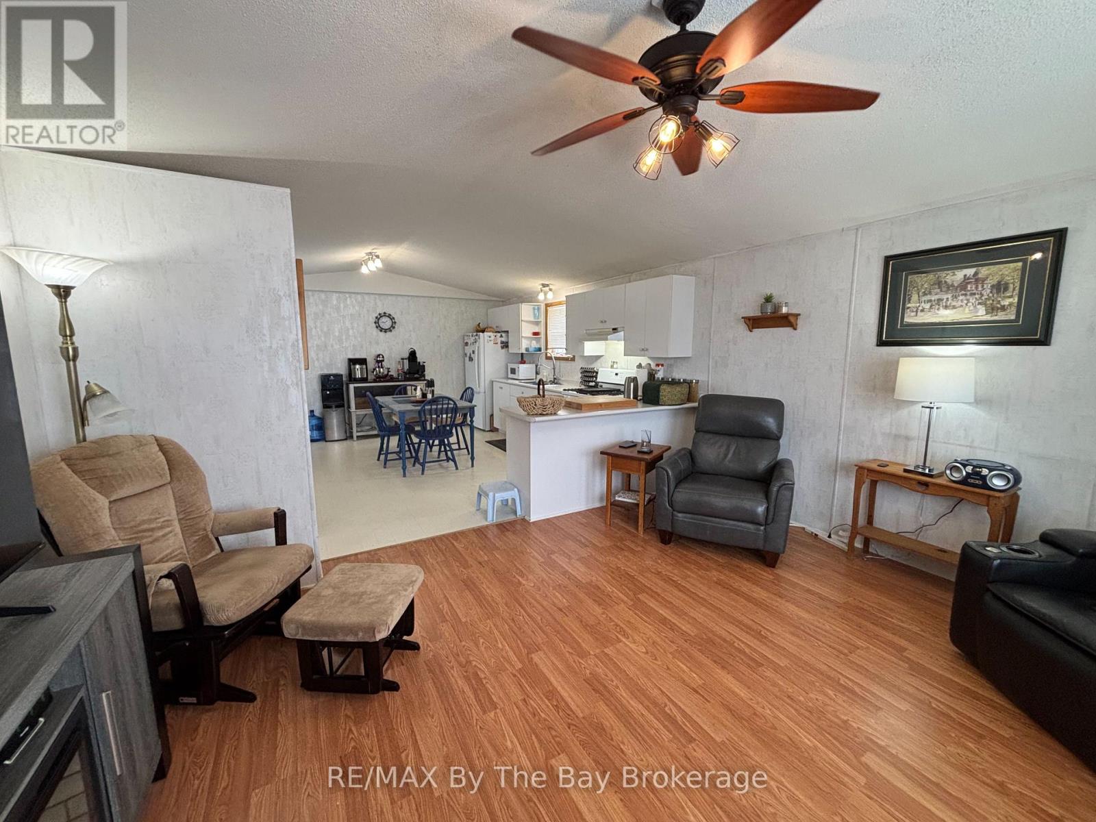 4117 Elaine Street, Severn, Ontario  L3V 6H4 - Photo 9 - S12949136