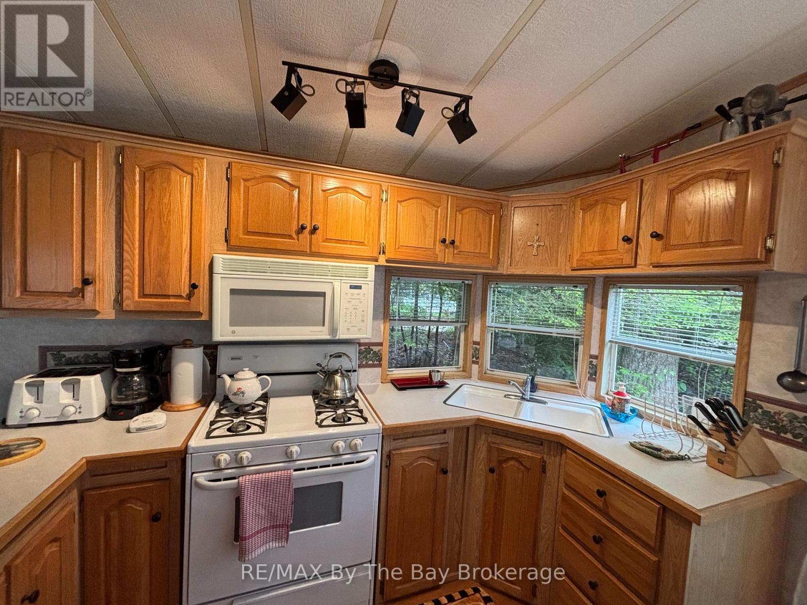 G4 - 85 Theme Park Drive, Wasaga Beach, Ontario  L9Z 1X7 - Photo 14 - S12949140