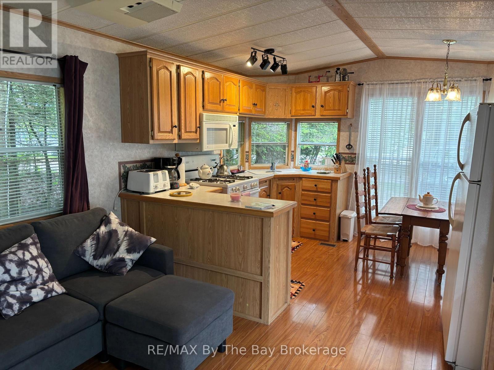 G4 - 85 Theme Park Drive, Wasaga Beach, Ontario  L9Z 1X7 - Photo 15 - S12949140