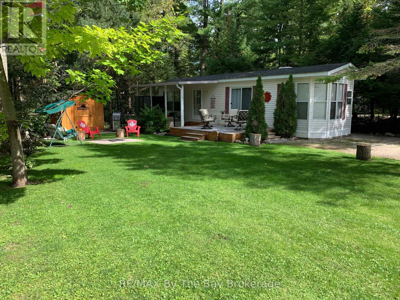 G4 - 85 Theme Park Drive, Wasaga Beach, Ontario  L9Z 1X7 - Photo 2 - S12949140