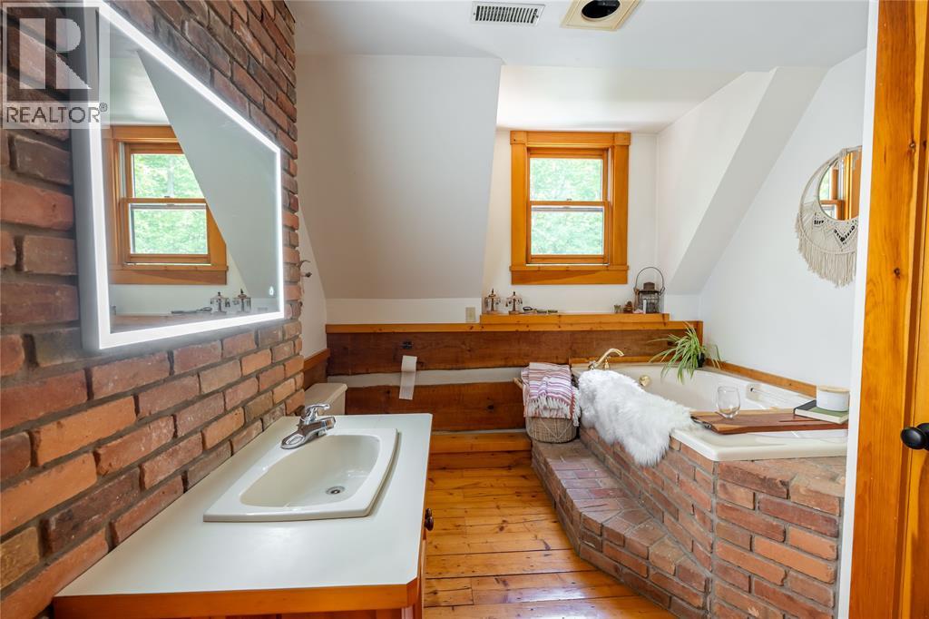 5252 Egremont Road, Plympton-Wyoming, Ontario  N0N 1E0 - Photo 22 - 26006742