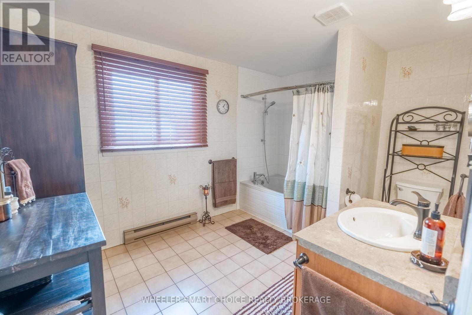 17407 County Rd 18 Road, South Stormont, Ontario  K0C 2A0 - Photo 21 - X12944674