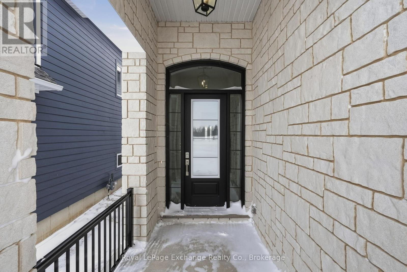 135 Inverness Street N, Kincardine, Ontario  N2Z 2Z4 - Photo 2 - X12949128