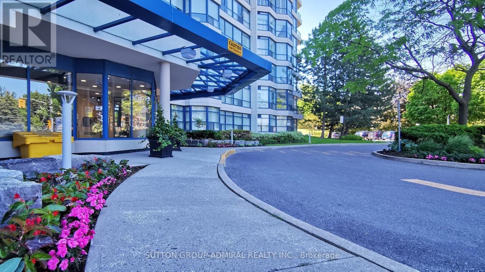 202 - 1 Clark Avenue W, Vaughan, Ontario  L4J 7Y6 - Photo 4 - N12949152