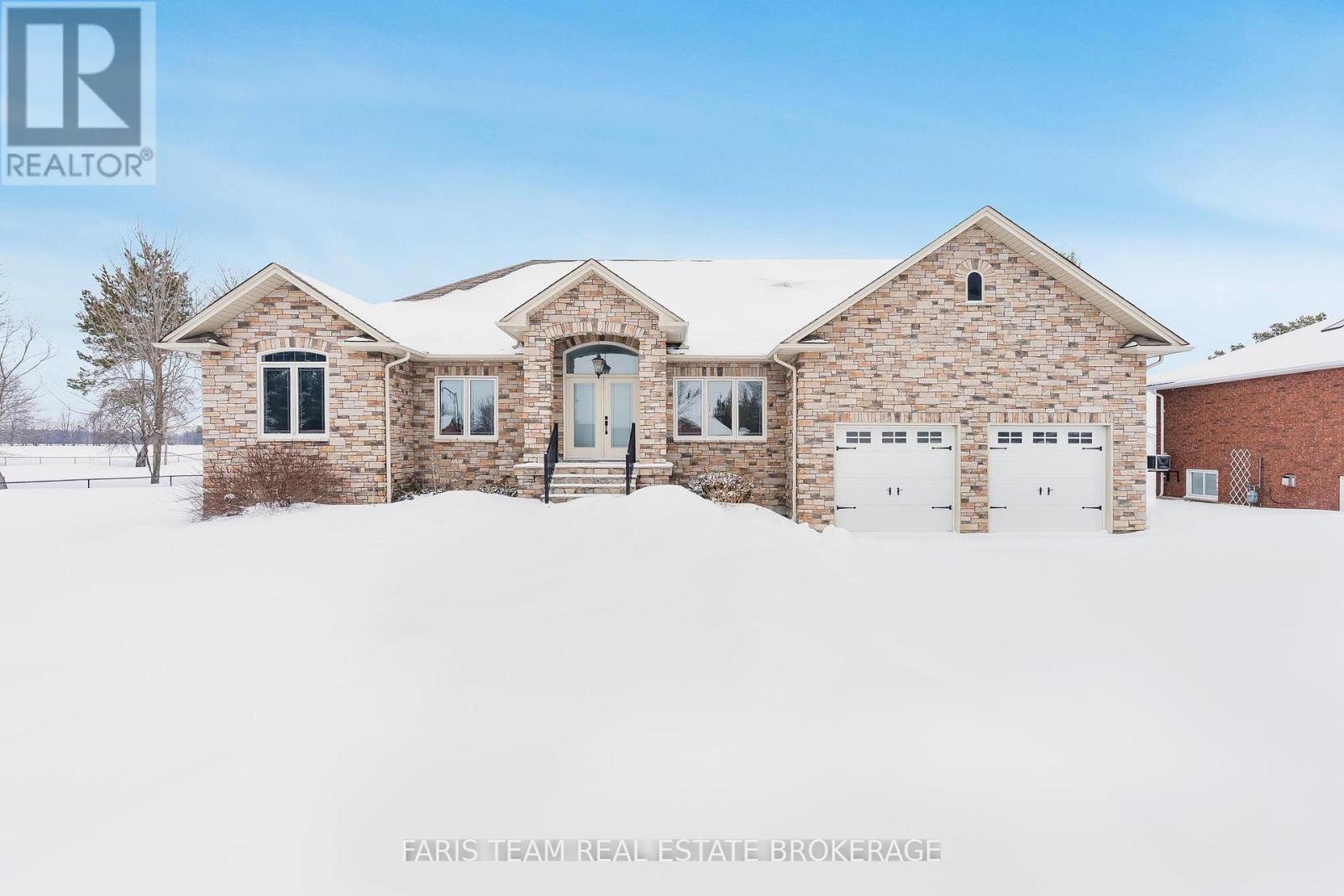 30 Fisher Drive, Adjala-Tosorontio, Ontario  L0M 1J0 - Photo 3 - N12827874