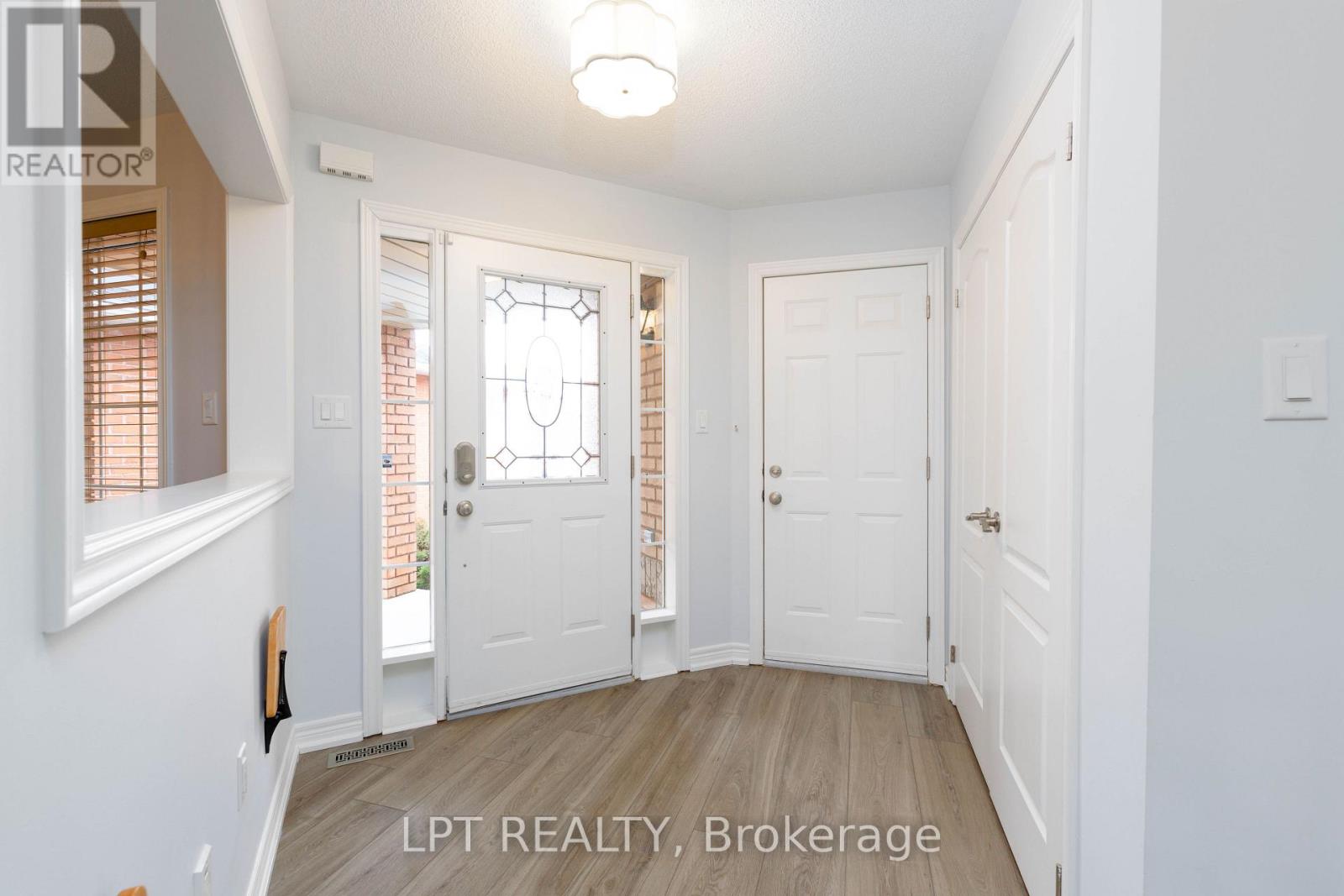 51 Catherine Drive, Barrie, Ontario  L4N 0H1 - Photo 3 - S12949150