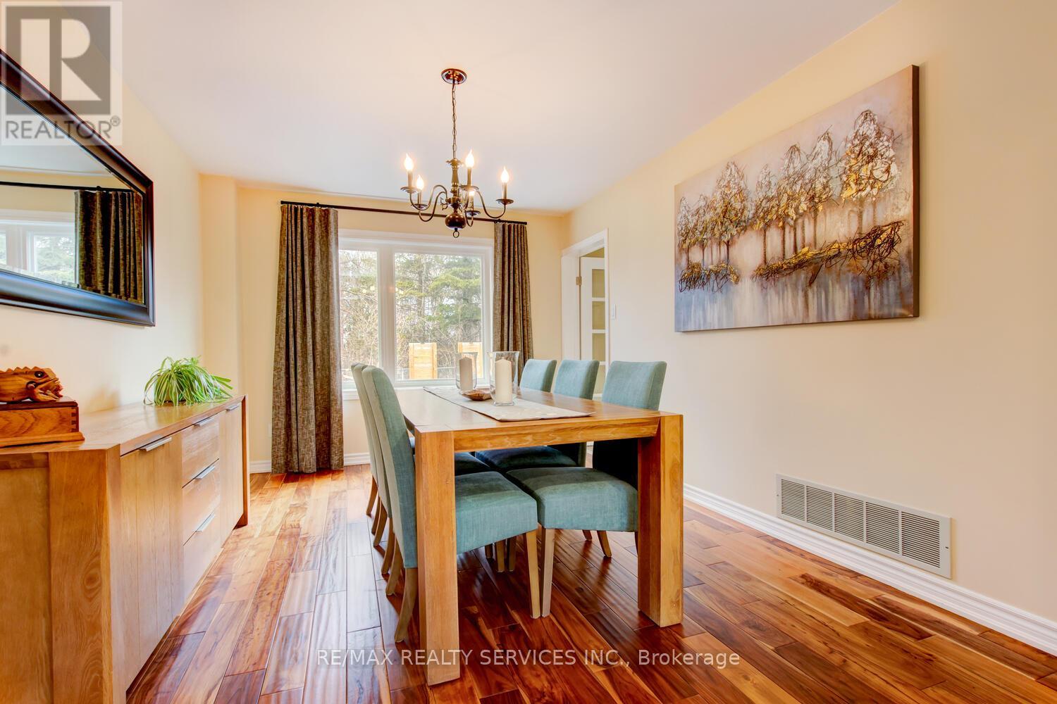 28 Chickadee Crescent, Brampton, Ontario  L6Z 3L2 - Photo 5 - W12949130