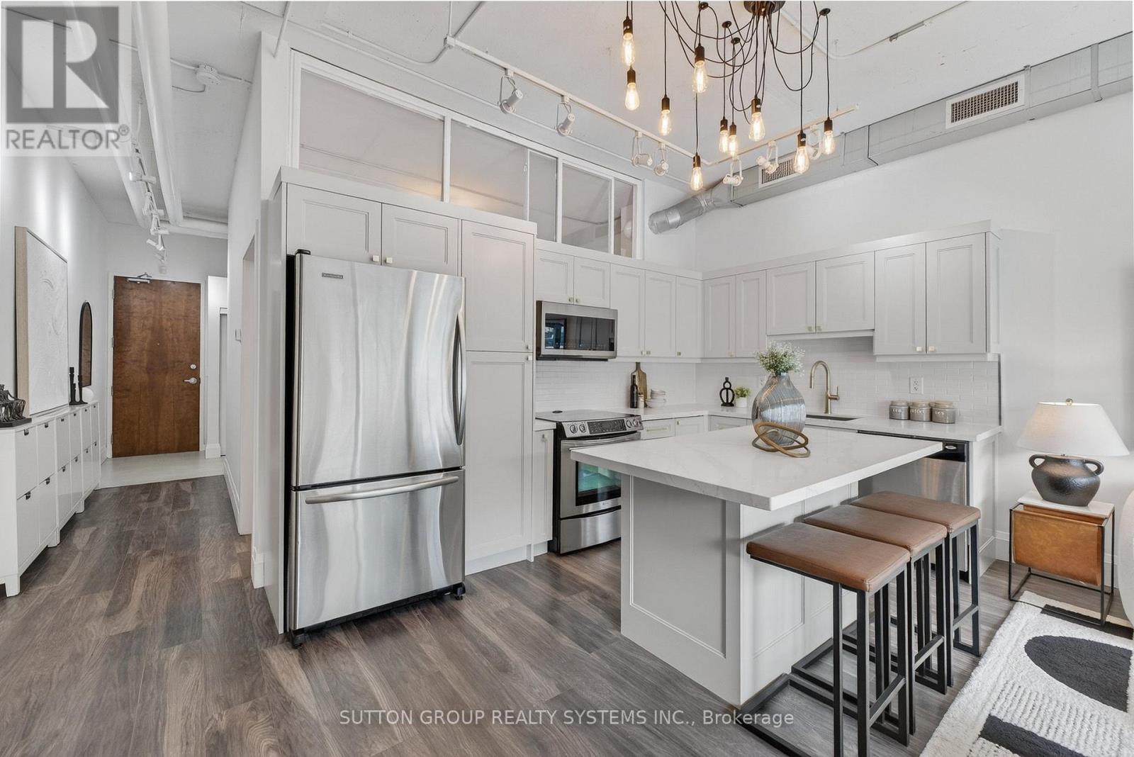 211 - 2 Fieldway Road, Toronto, Ontario  M8Z 0B9 - Photo 11 - W12949170