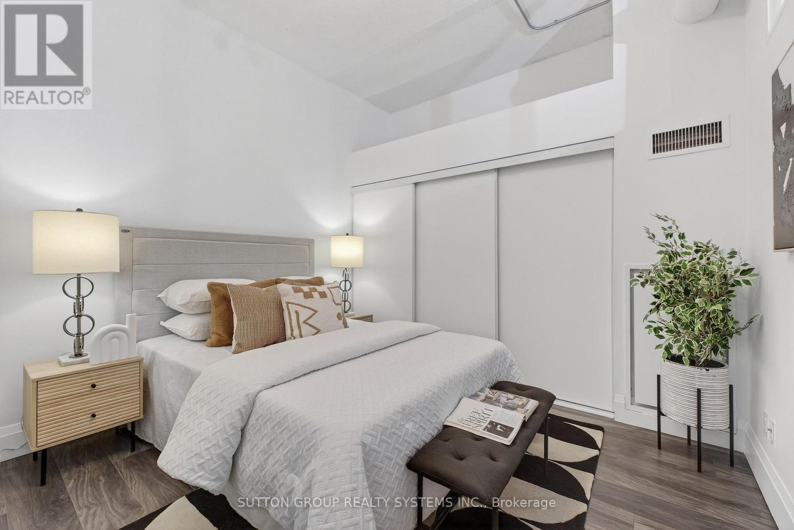 211 - 2 Fieldway Road, Toronto, Ontario  M8Z 0B9 - Photo 23 - W12949170