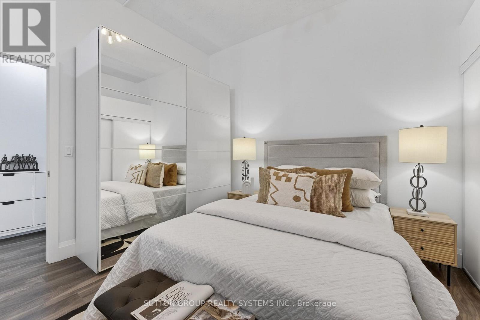 211 - 2 Fieldway Road, Toronto, Ontario  M8Z 0B9 - Photo 24 - W12949170